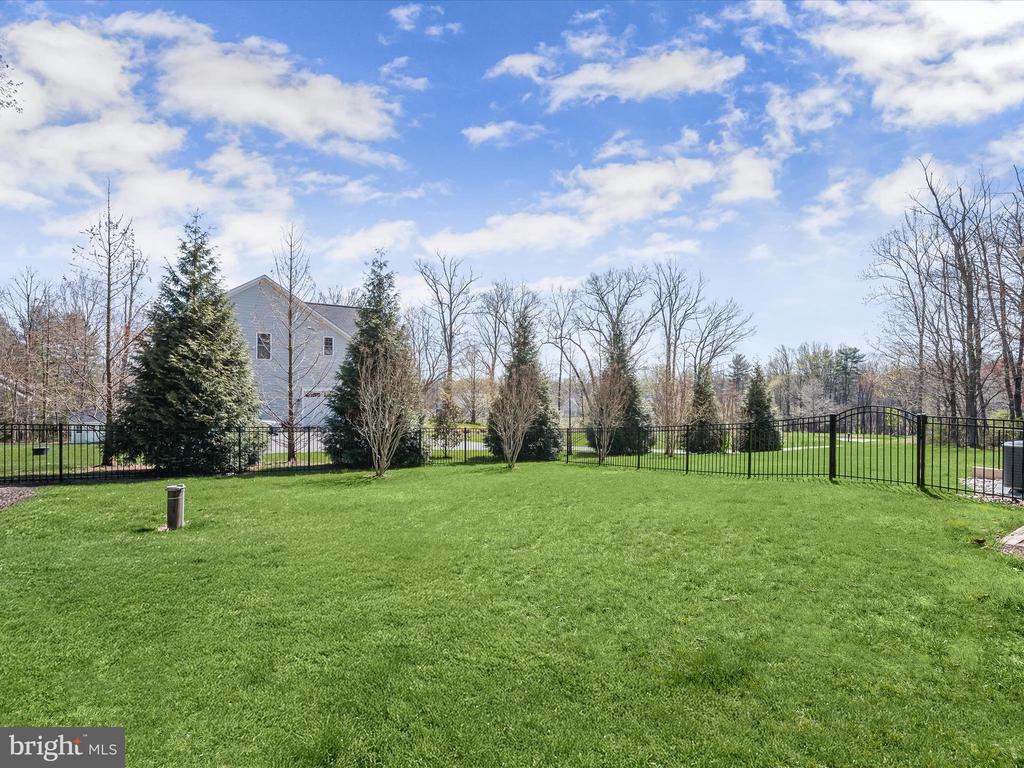10152 SYCAMORE HOLLOW LN