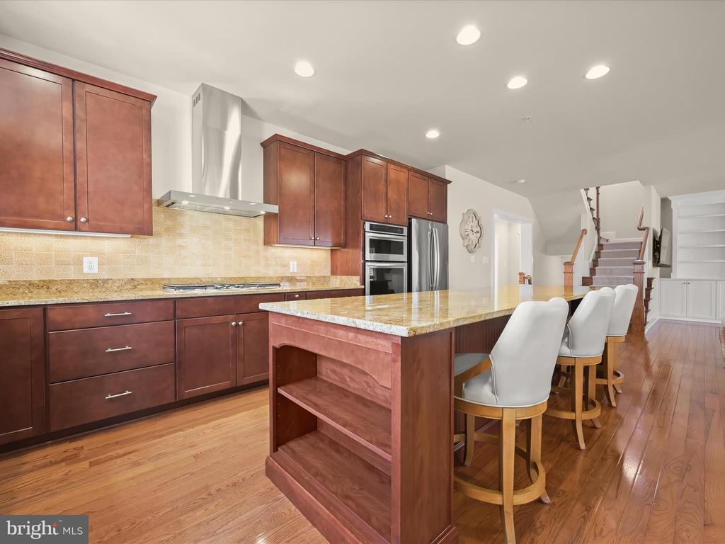 10152 SYCAMORE HOLLOW LN