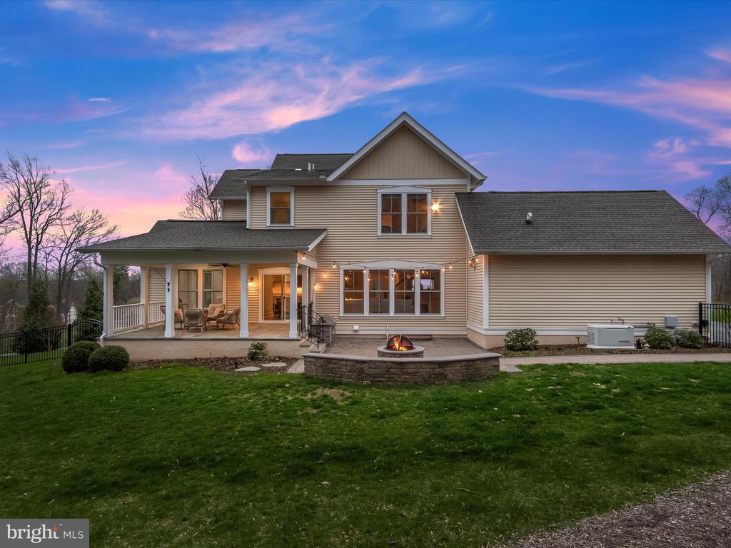 10152 SYCAMORE HOLLOW LN