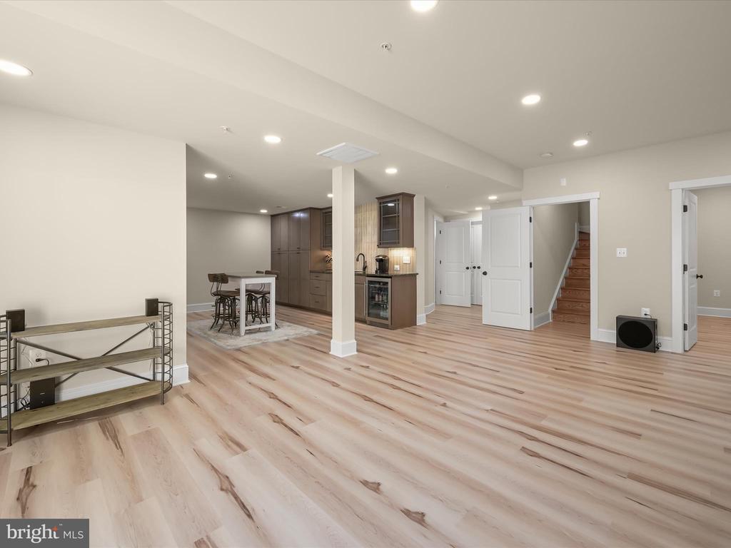 10152 SYCAMORE HOLLOW LN