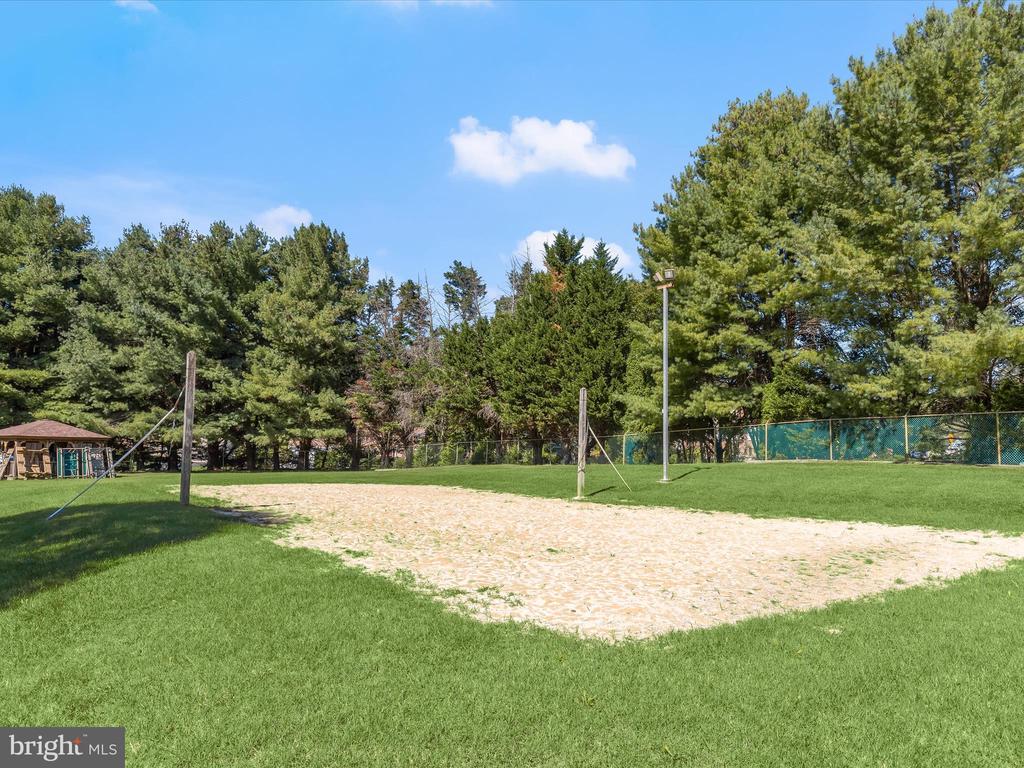 15222 CENTERGATE DR
