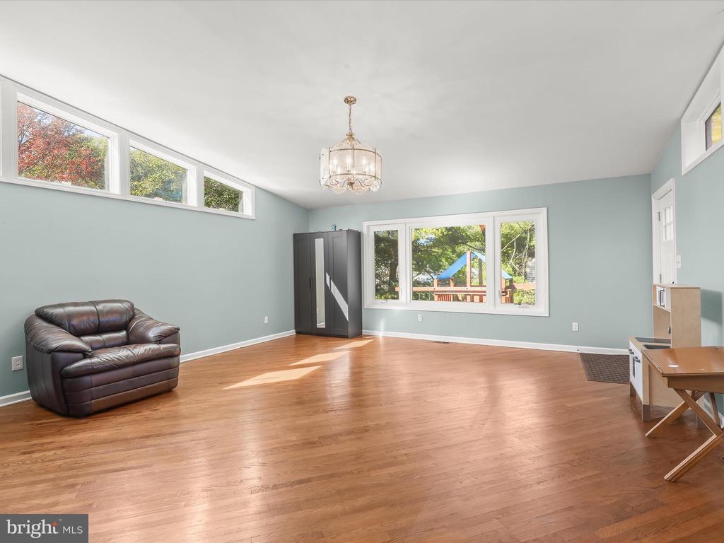 15222 CENTERGATE DR
