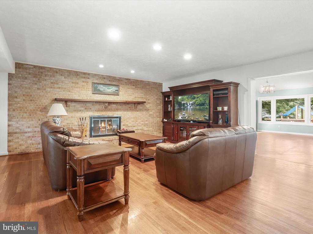15222 CENTERGATE DR