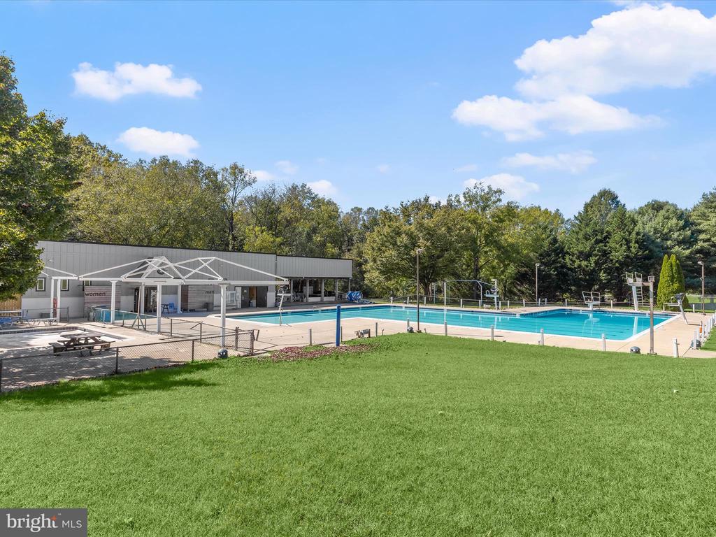 15222 CENTERGATE DR