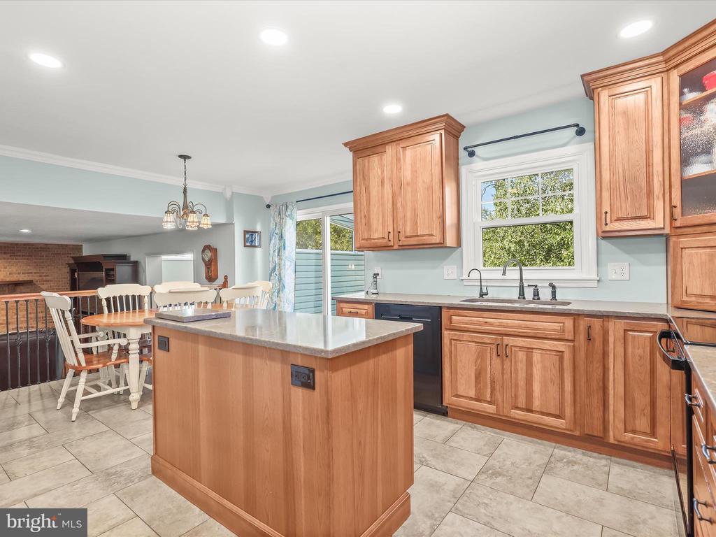 15222 CENTERGATE DR