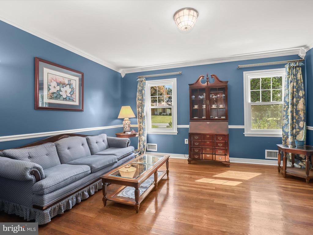 15222 CENTERGATE DR