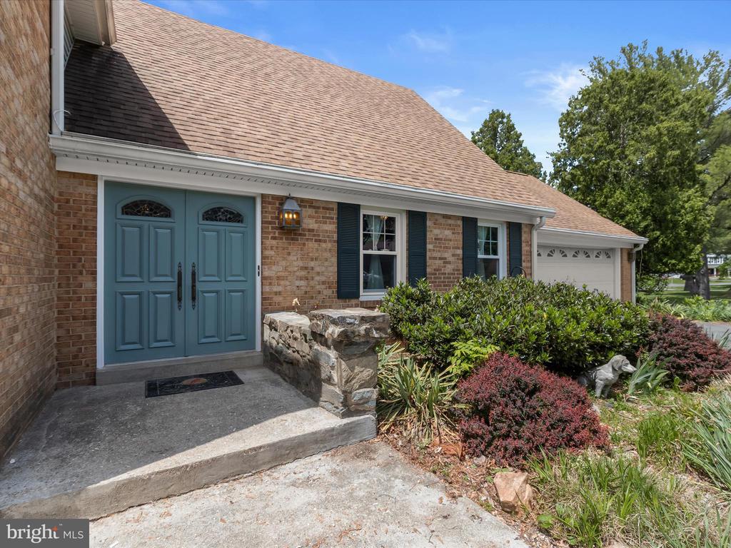15222 CENTERGATE DR