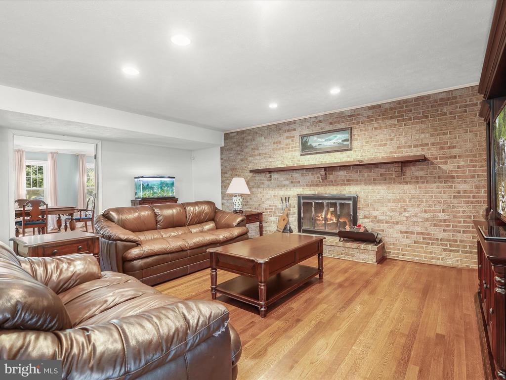 15222 CENTERGATE DR