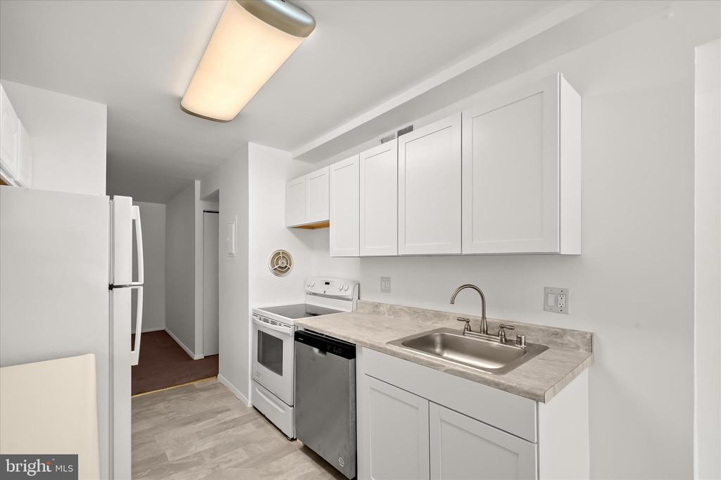 416 GIRARD STREET Unit: T2