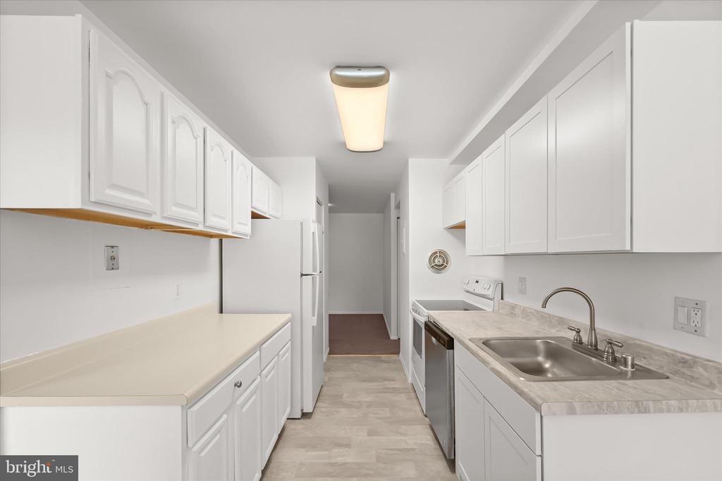 416 GIRARD STREET Unit: T2
