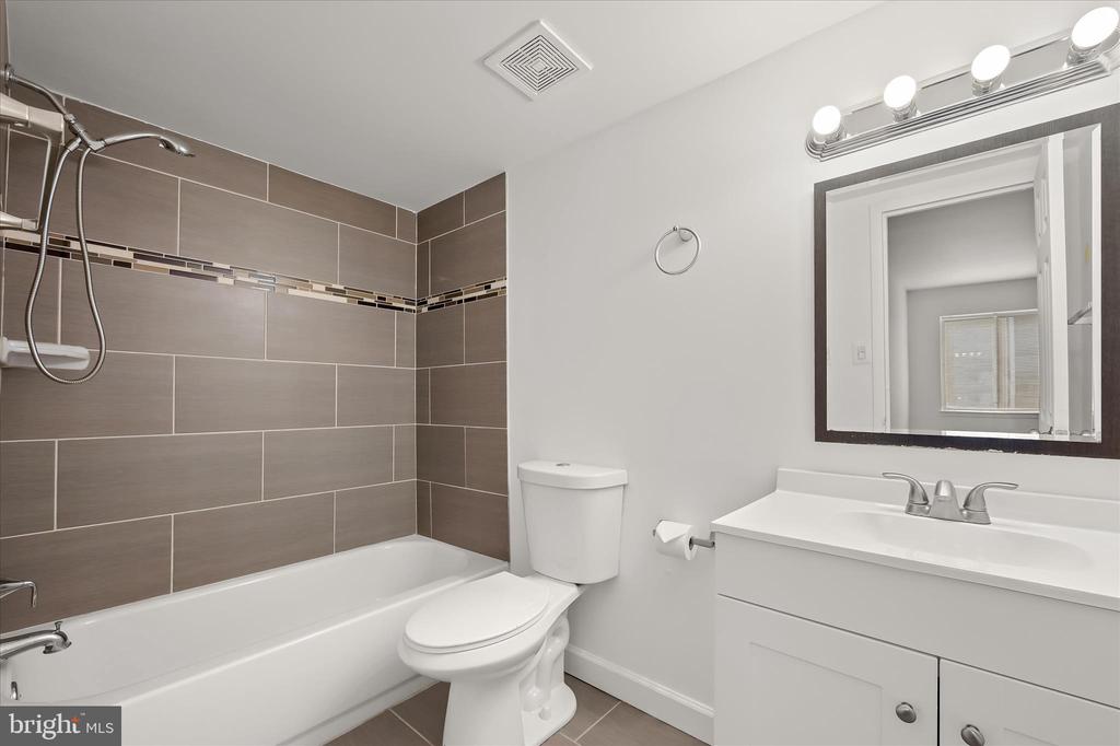 416 GIRARD STREET Unit: T2
