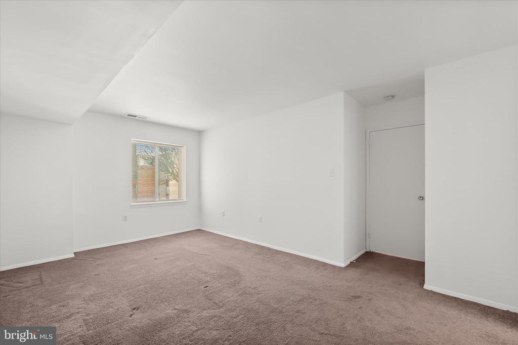 416 GIRARD STREET Unit: T2