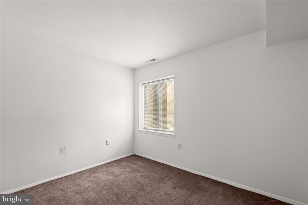 416 GIRARD STREET Unit: T2