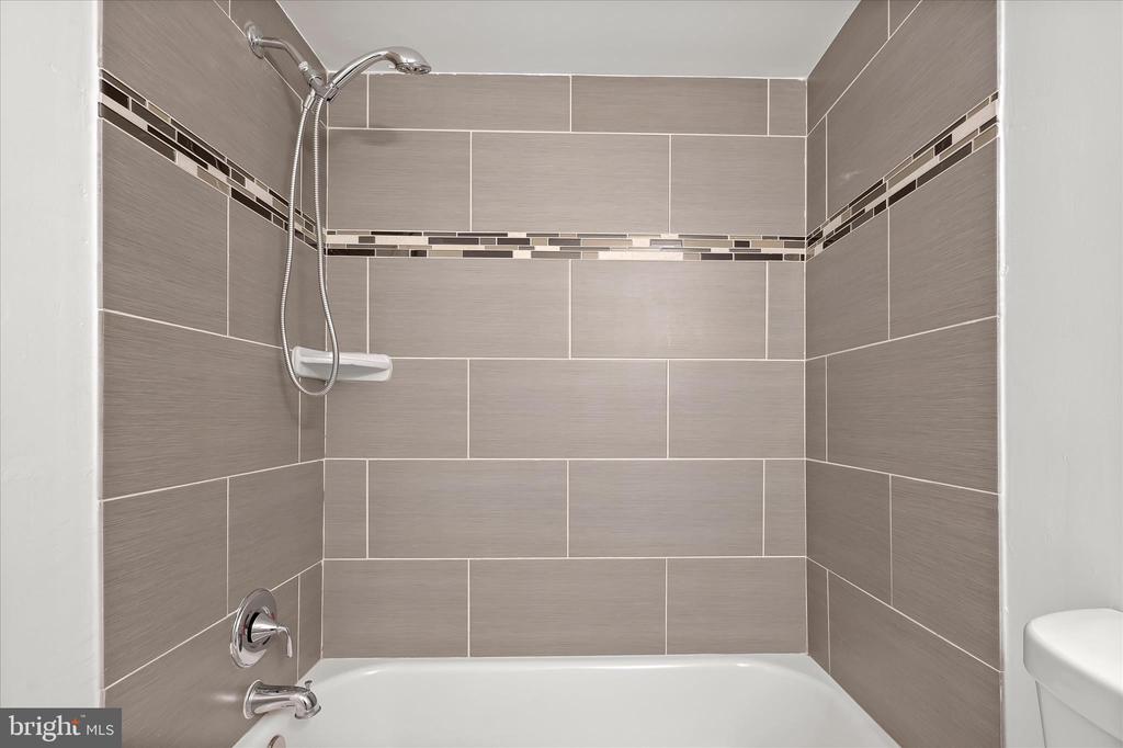 416 GIRARD STREET Unit: T2