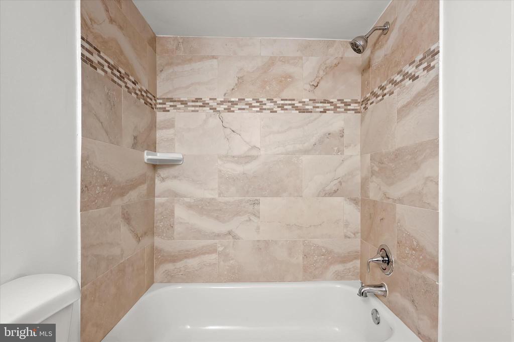 416 GIRARD STREET Unit: T2