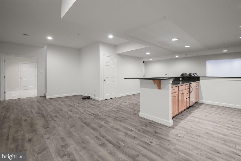 10130 SYCAMORE HOLLOW LN