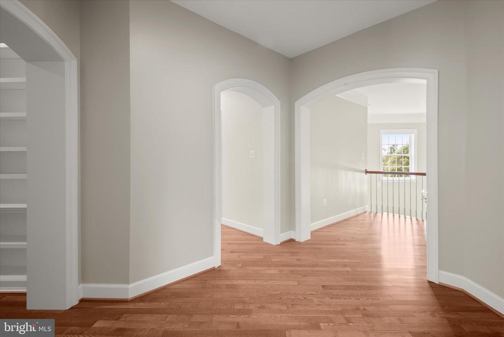 10130 SYCAMORE HOLLOW LN