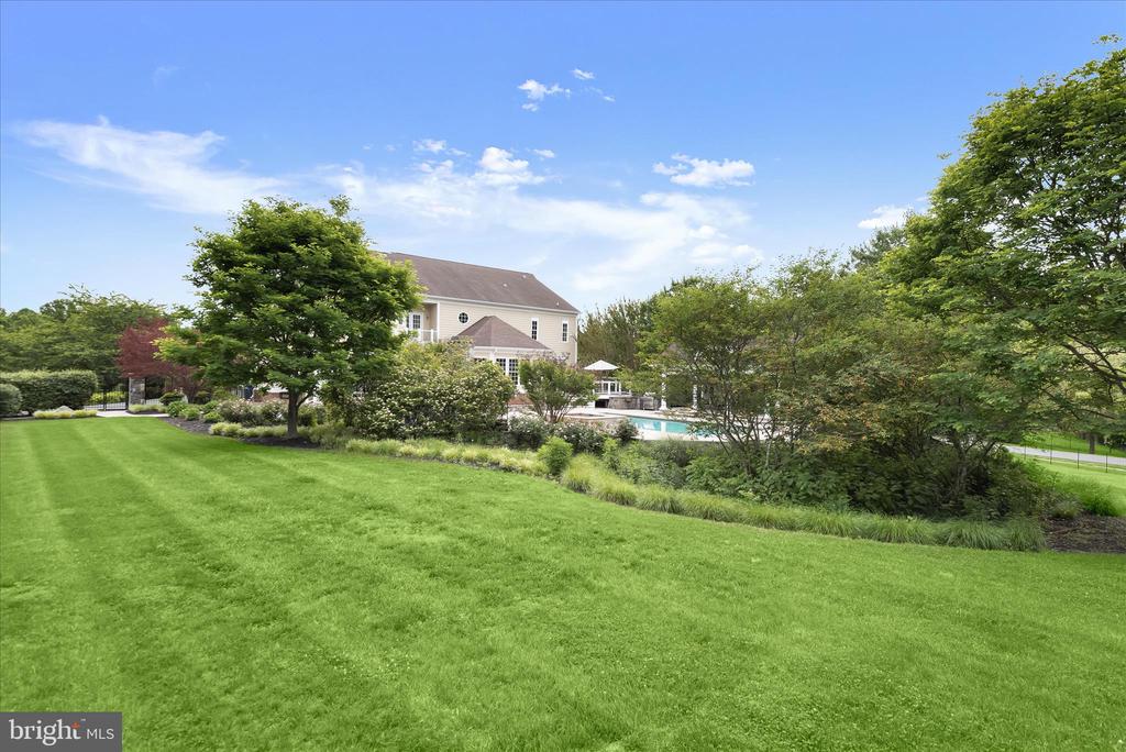 10130 SYCAMORE HOLLOW LN