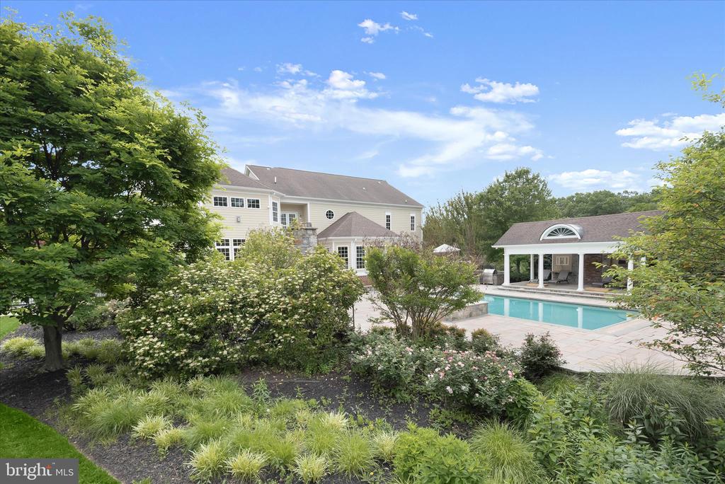 10130 SYCAMORE HOLLOW LN