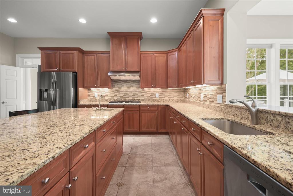 10130 SYCAMORE HOLLOW LN