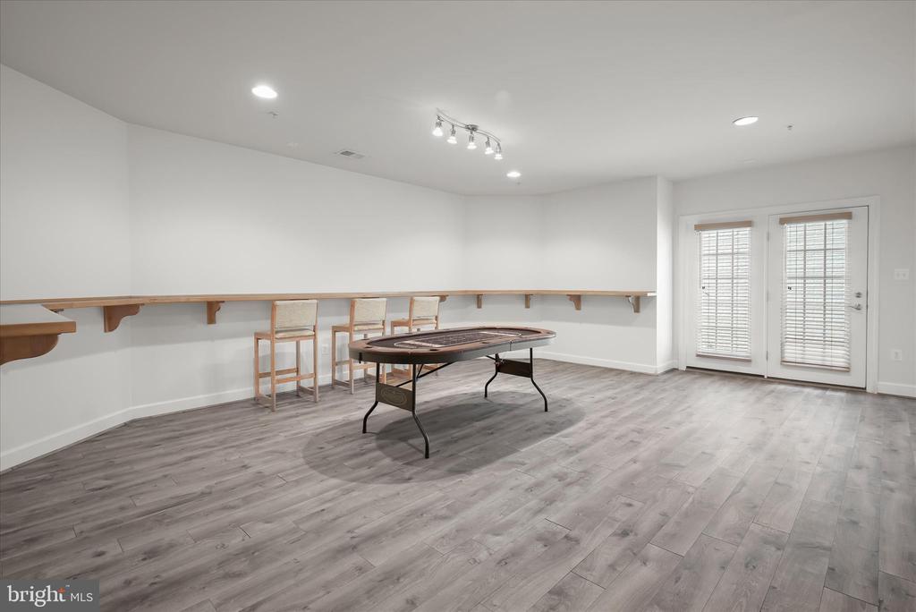 10130 SYCAMORE HOLLOW LN