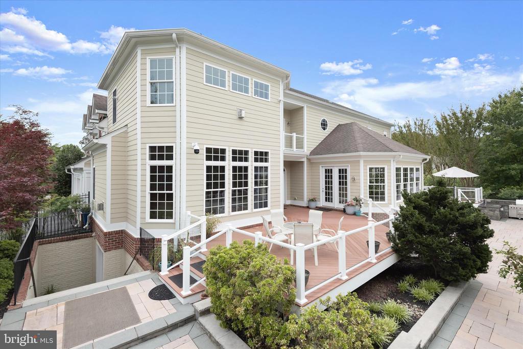 10130 SYCAMORE HOLLOW LN