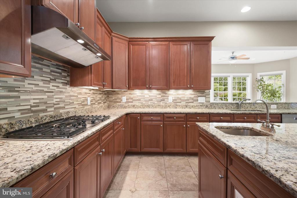 10130 SYCAMORE HOLLOW LN