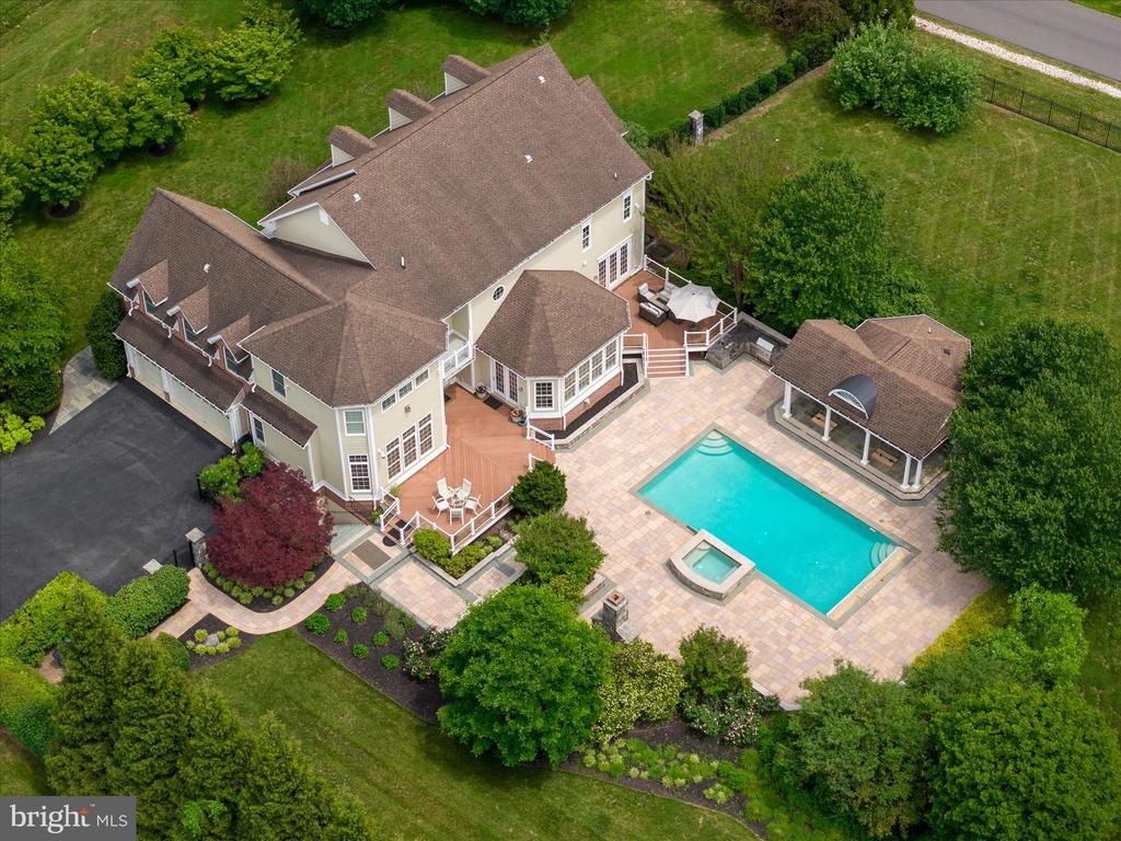 10130 SYCAMORE HOLLOW LN