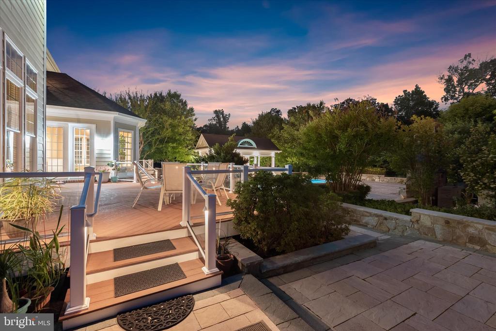 10130 SYCAMORE HOLLOW LN