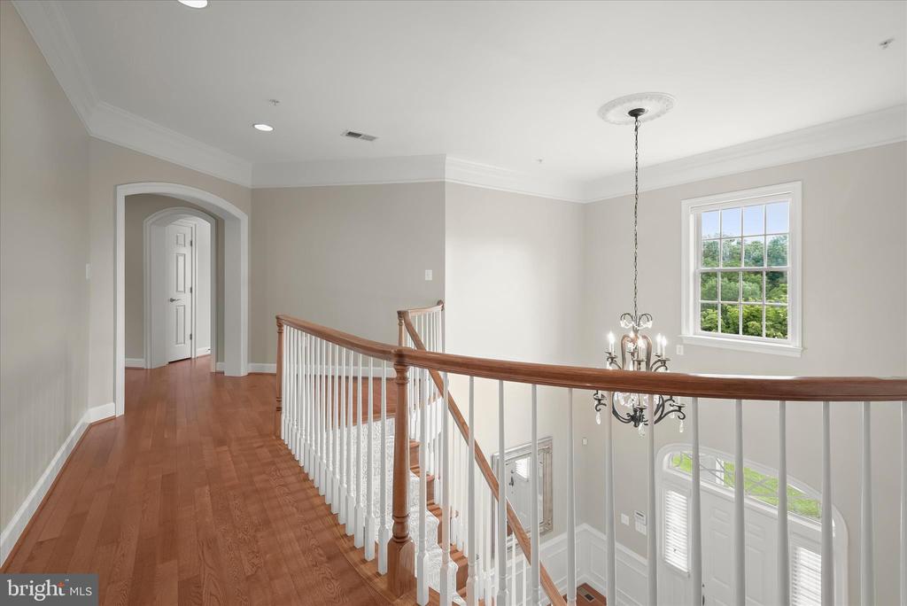 10130 SYCAMORE HOLLOW LN