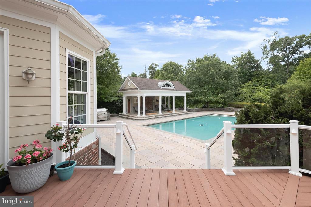 10130 SYCAMORE HOLLOW LN