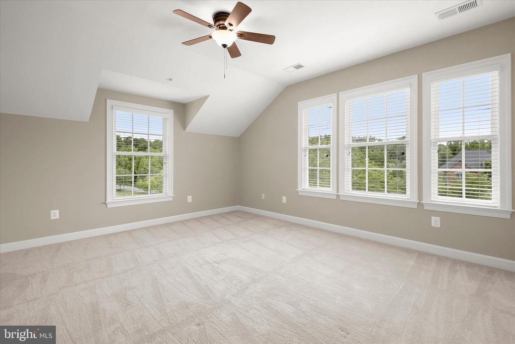 10130 SYCAMORE HOLLOW LN