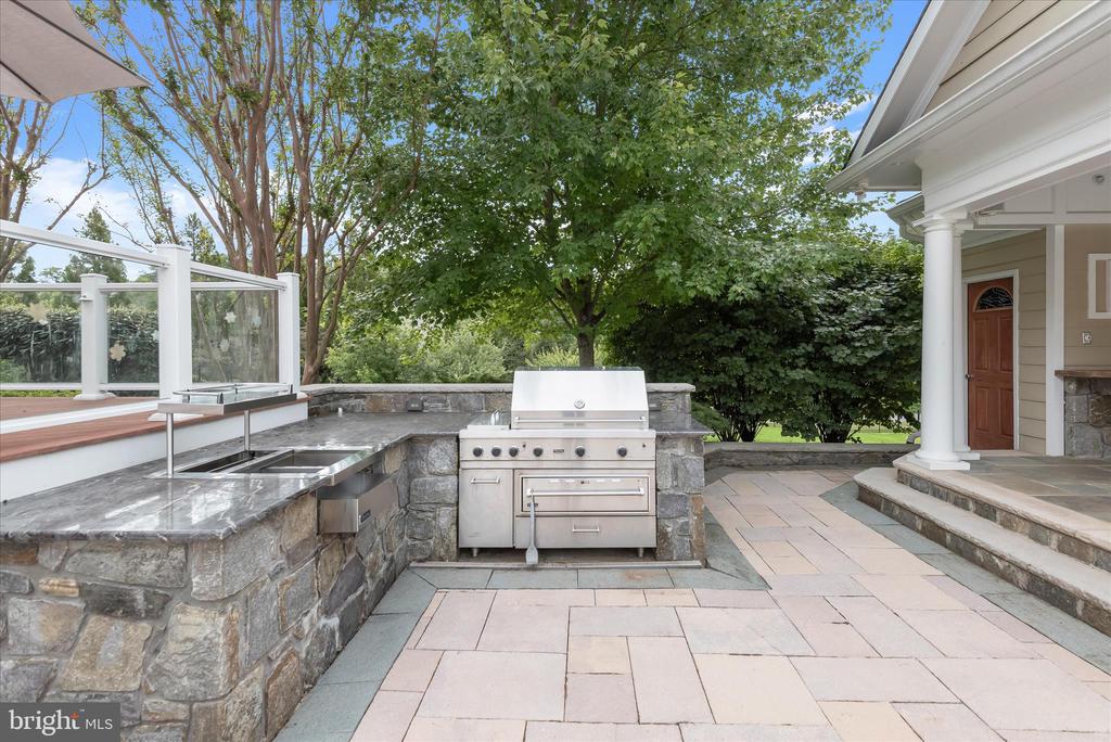 10130 SYCAMORE HOLLOW LN