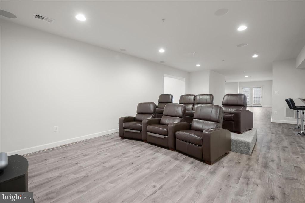 10130 SYCAMORE HOLLOW LN