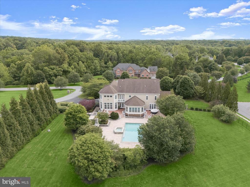 10130 SYCAMORE HOLLOW LN