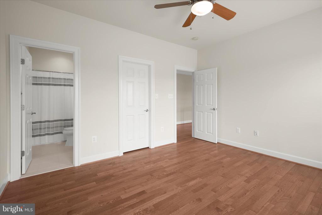 10130 SYCAMORE HOLLOW LN