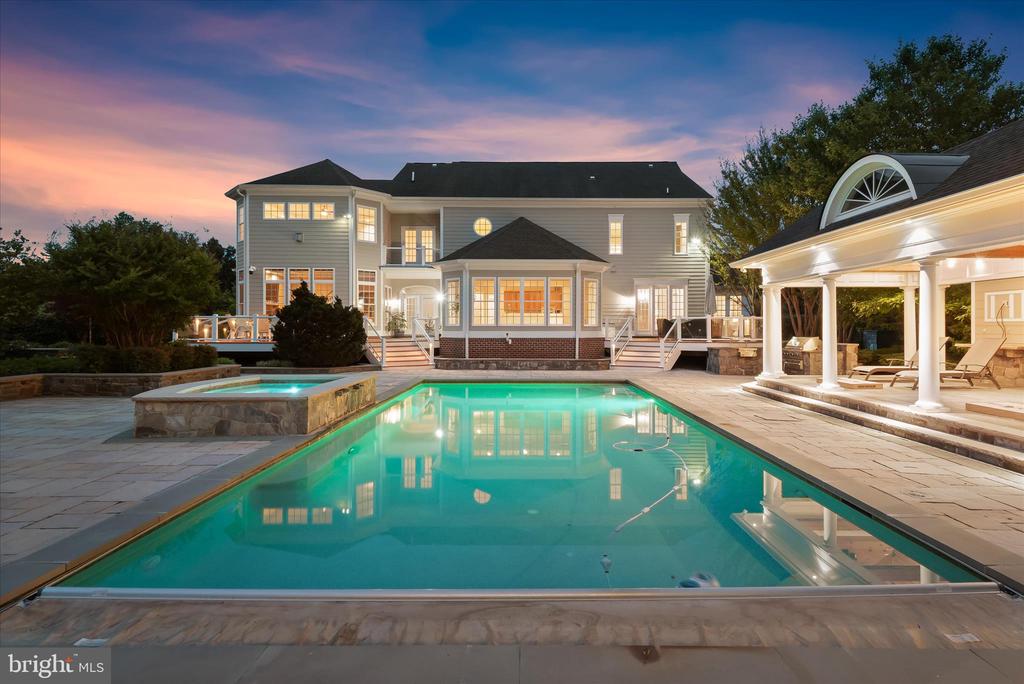 10130 SYCAMORE HOLLOW LN