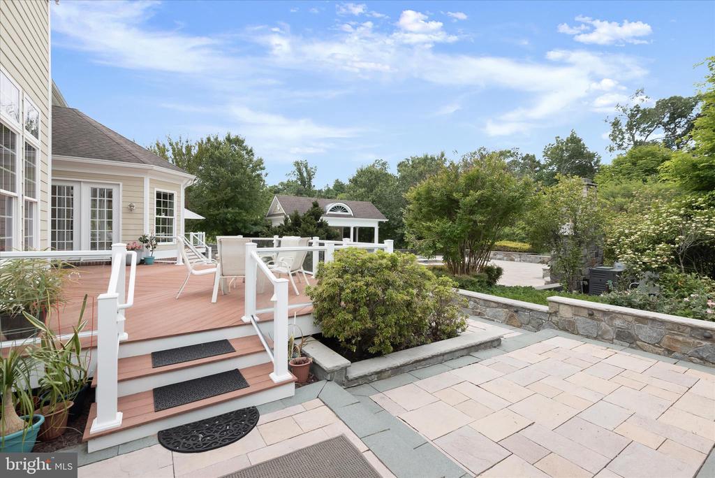 10130 SYCAMORE HOLLOW LN