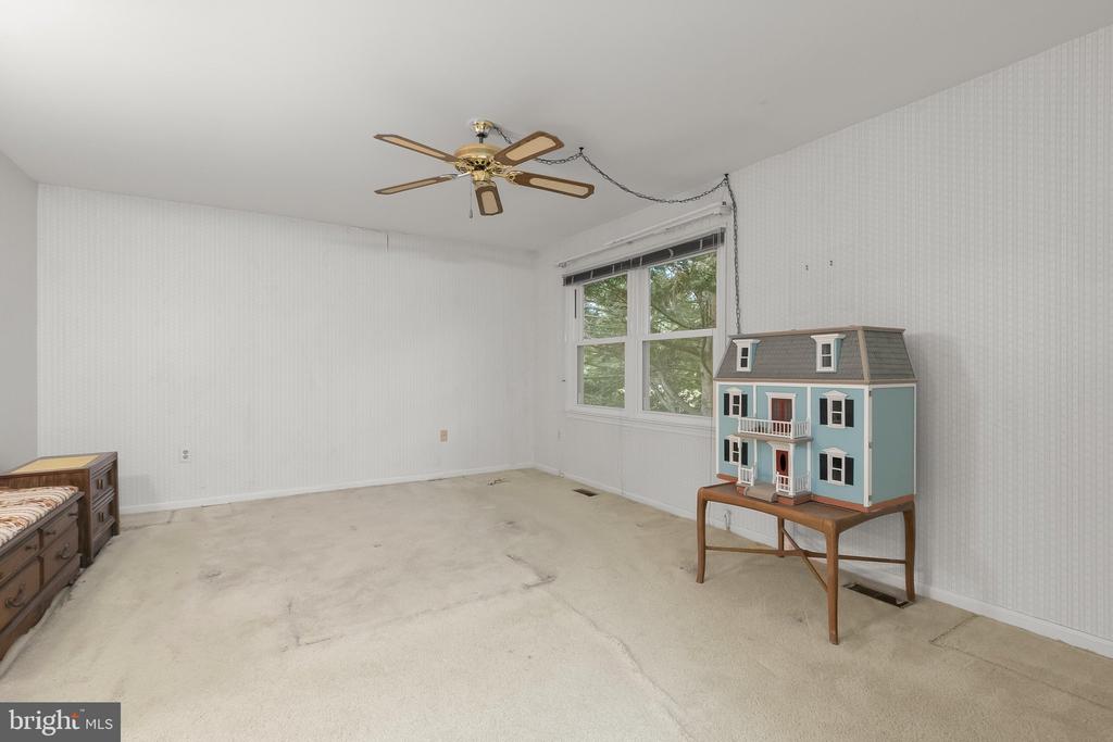 4012 EVANGELINE TERRACE
