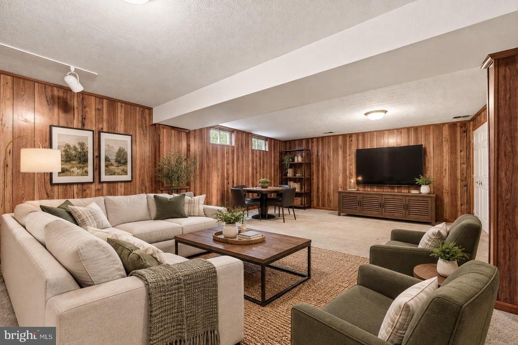 4012 EVANGELINE TERRACE