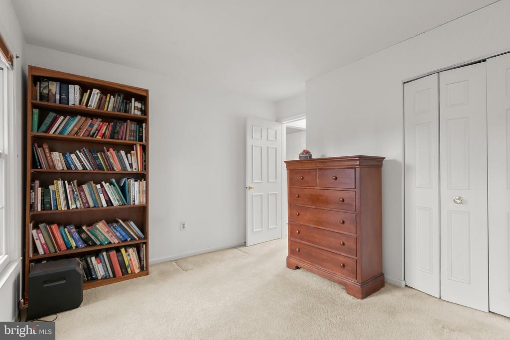 4012 EVANGELINE TERRACE