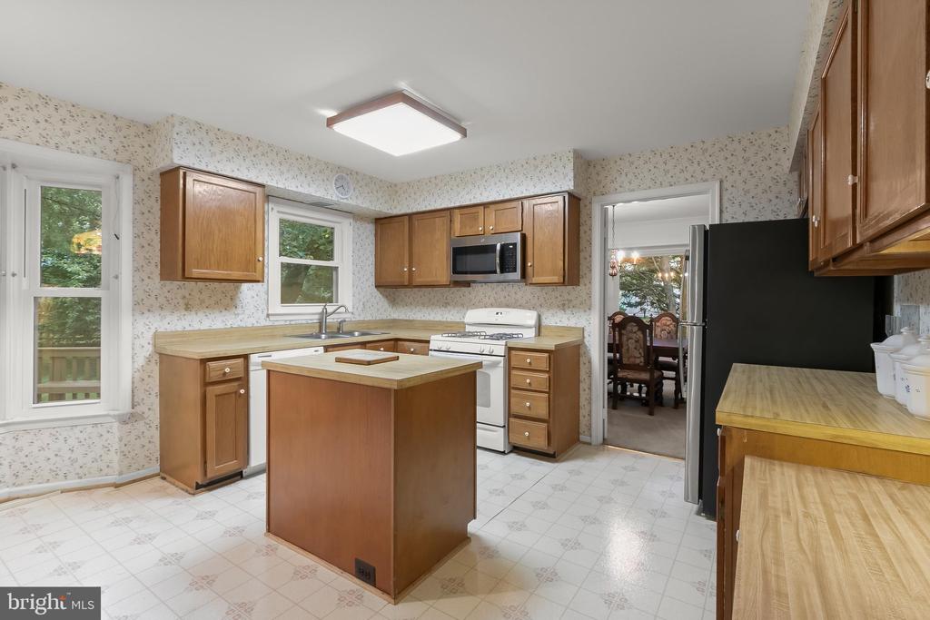 4012 EVANGELINE TERRACE