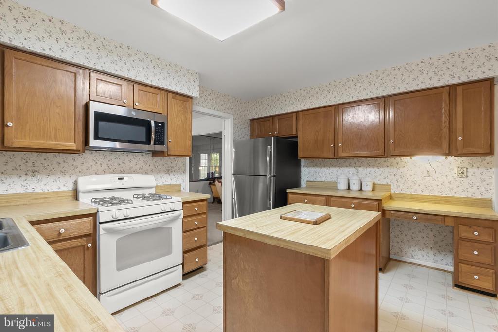 4012 EVANGELINE TERRACE