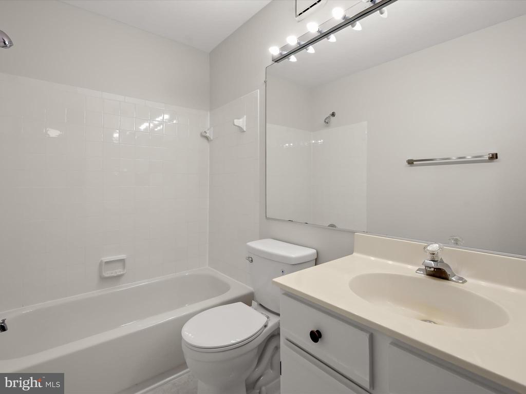 14067 VISTA DRIVE Unit: 128
