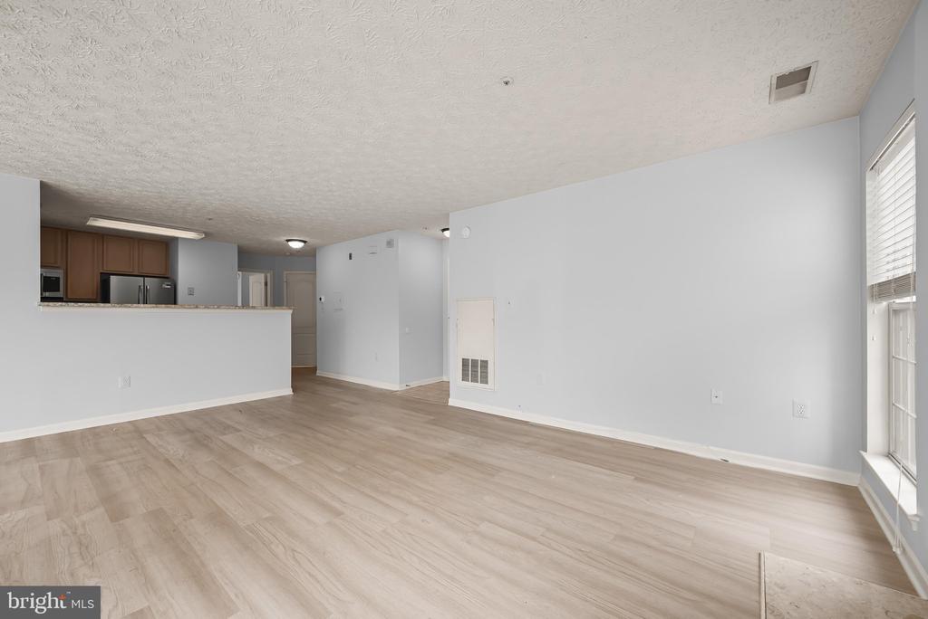 15604 EVERGLADE LANE Unit: 5-203