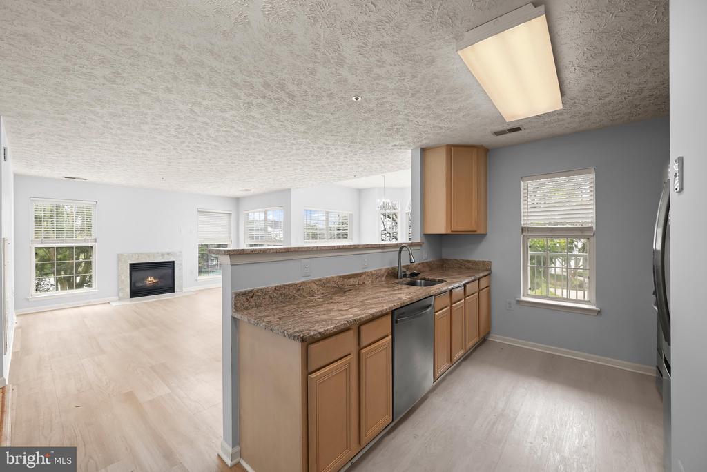 15604 EVERGLADE LANE Unit: 5-203