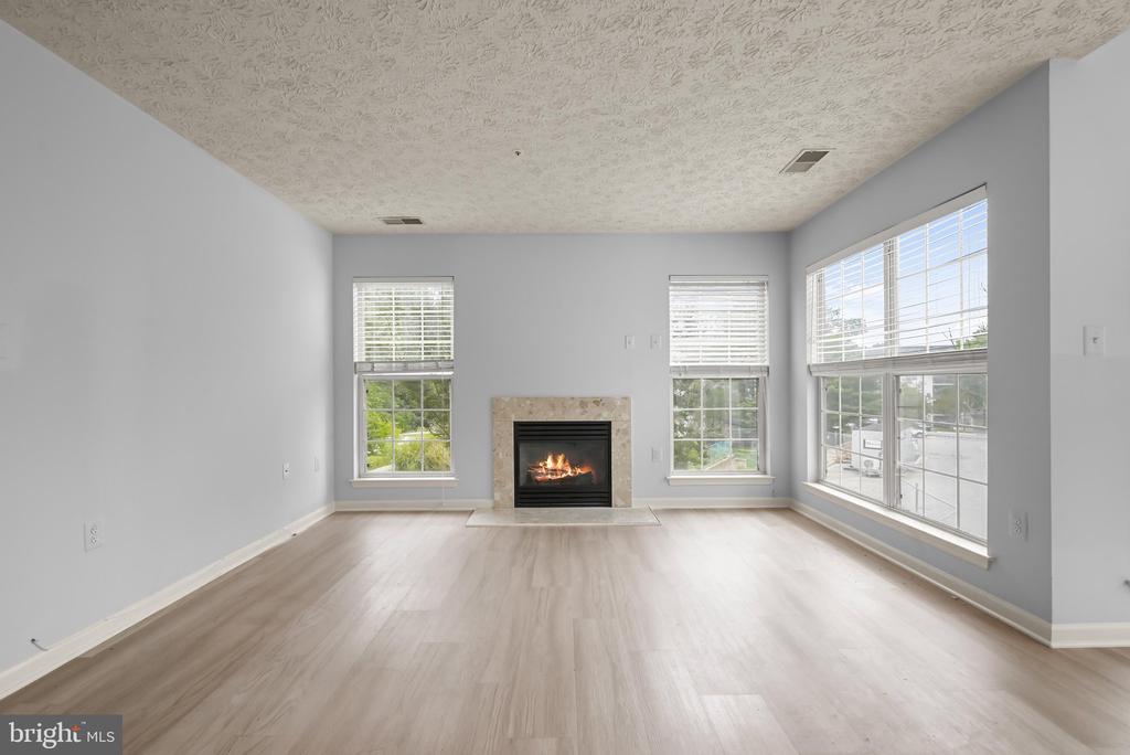 15604 EVERGLADE LANE Unit: 5-203