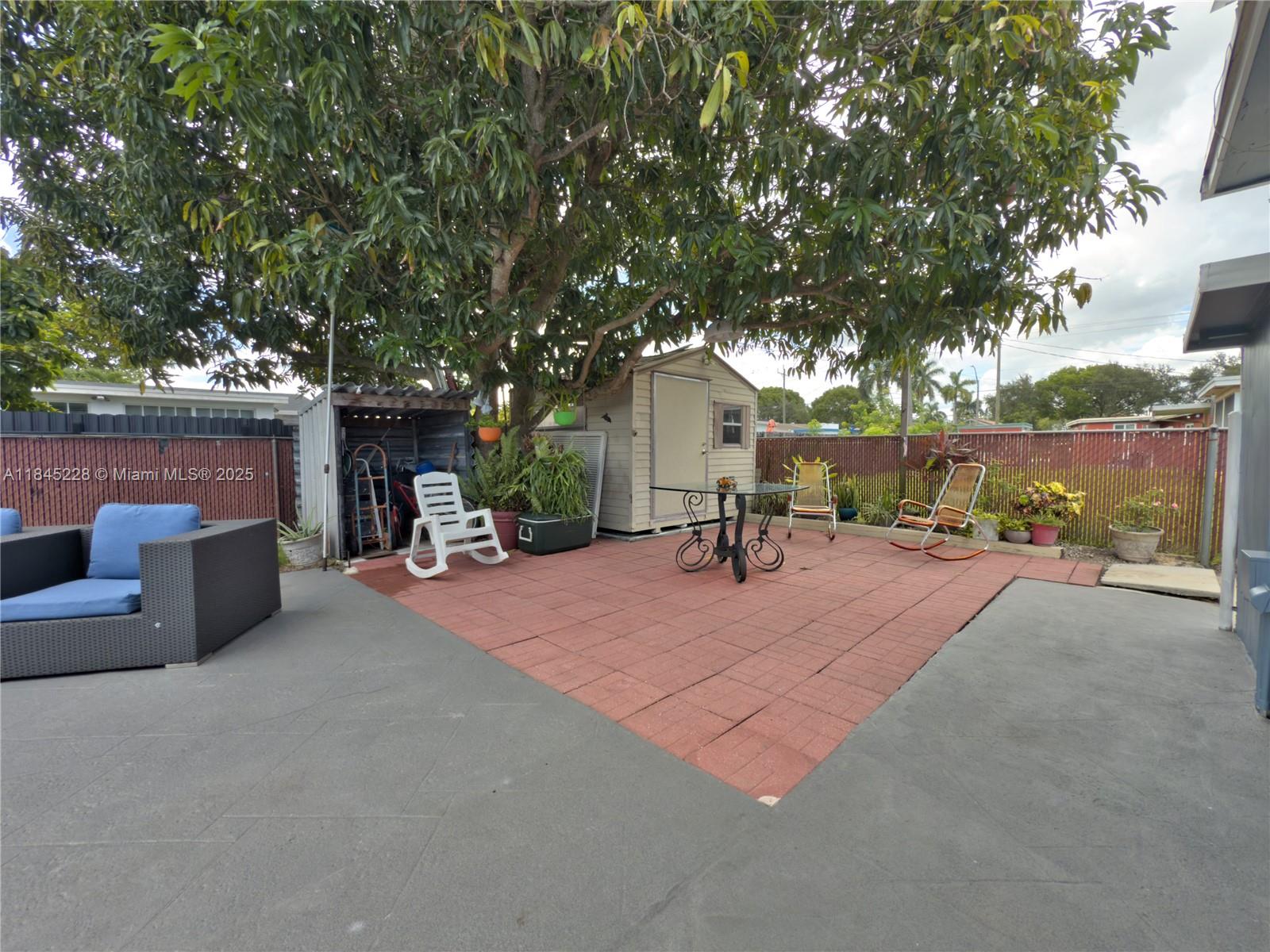 1600 N 73rd Ave