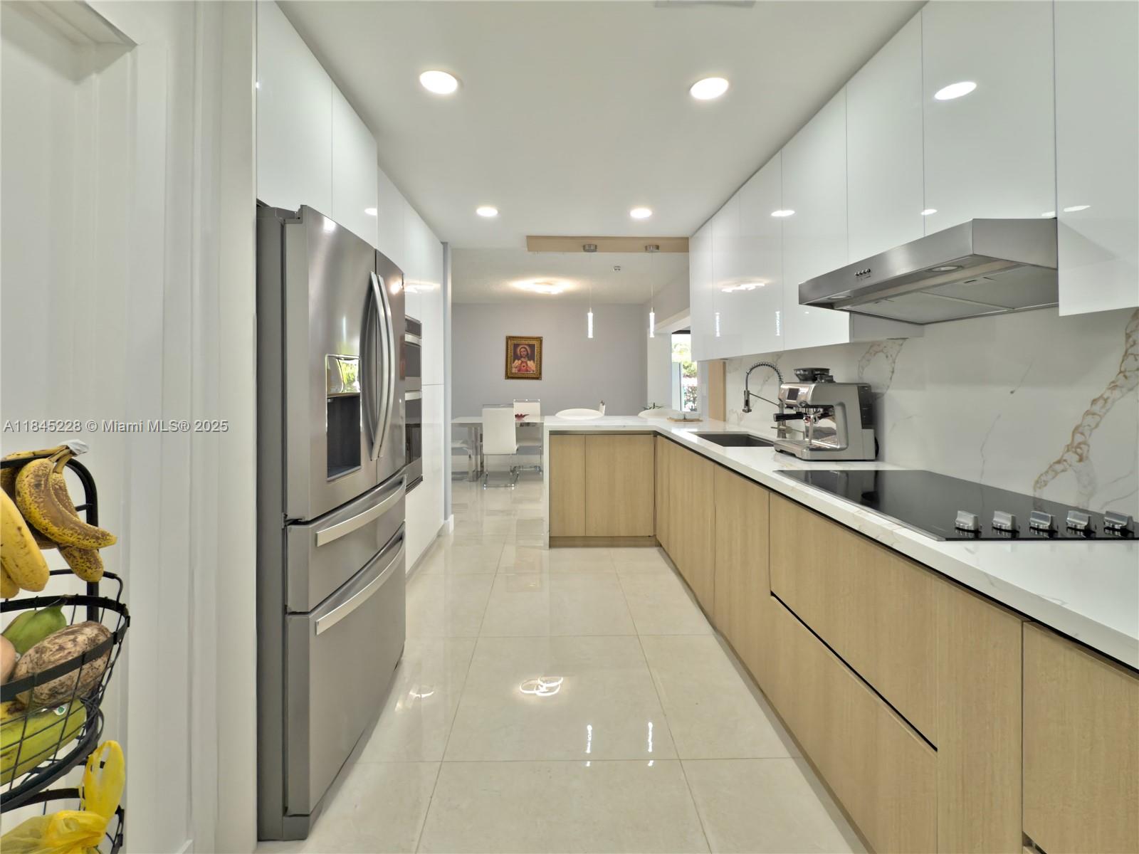 1600 N 73rd Ave