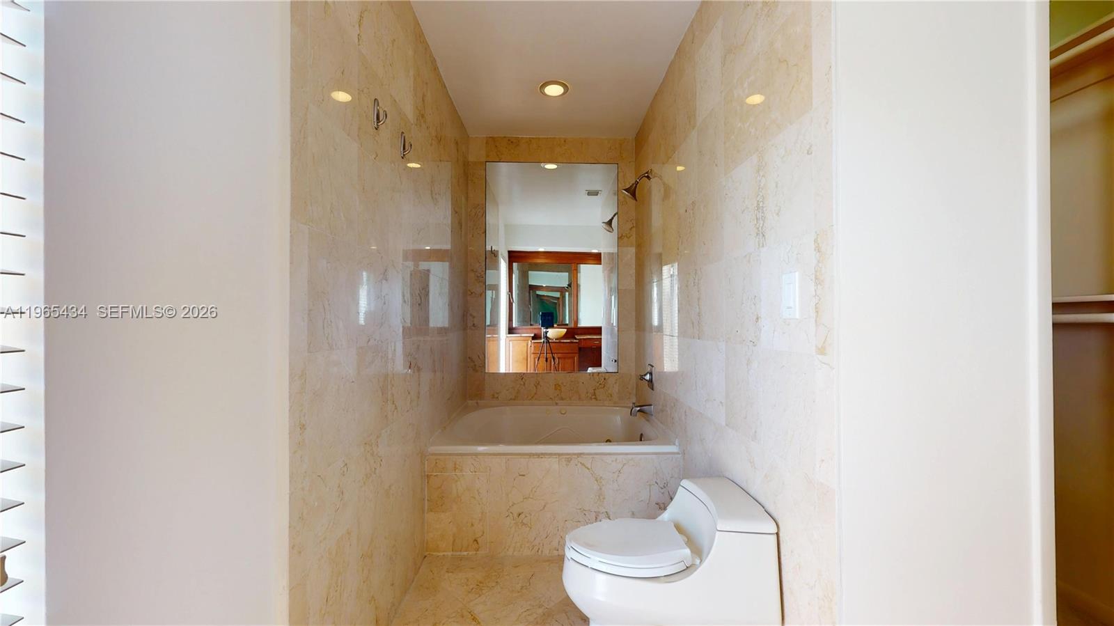 9620 E Calusa Club Dr